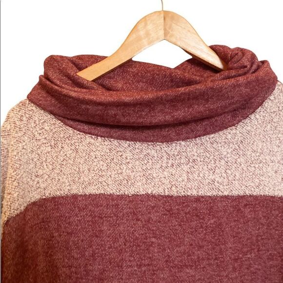 Wanna B Maroon White Turtle Neck Sweater Size Large - Picture 4 of 6